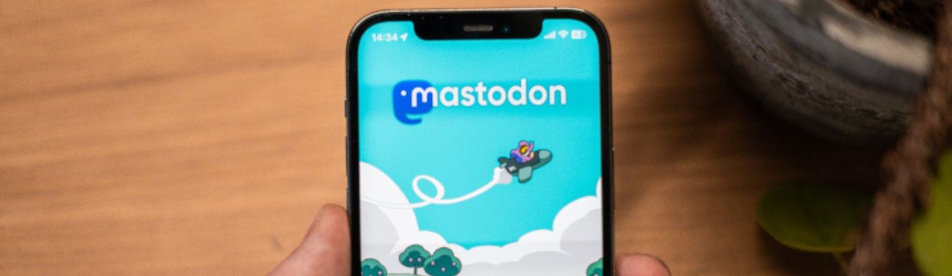 Handy mit Mastodon Startseite