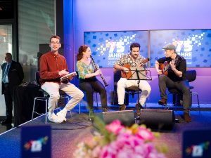 Live-Musik des brasilianischen Quartetts Projeto Mistur e Manda