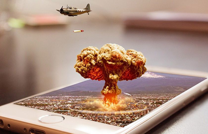 Ein Flugzeug wirft eine Bombe ab, aus einem Smartphone-Bildschirm steigt eine riesige Explosion auf – eine surreale Darstellung, wie Krieg und Zerstörung durch soziale Medien ins Wohnzimmer gelangen.